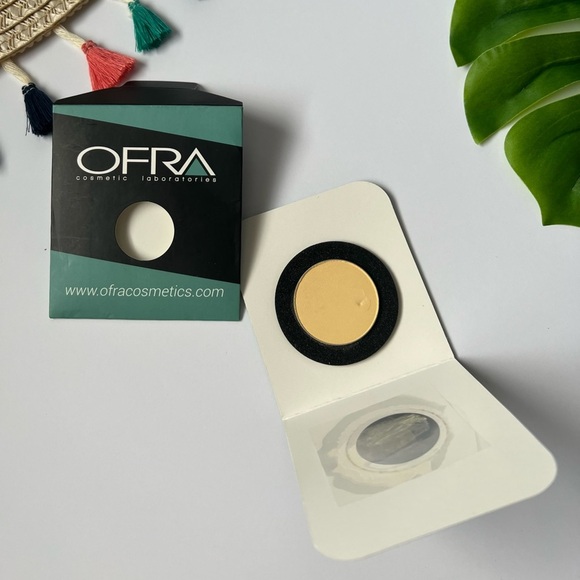 Ofra Cosmetics Banana Highlighting Powder - Picture 2 of 4